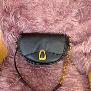 Elegant Black Leather Shoulder Bag